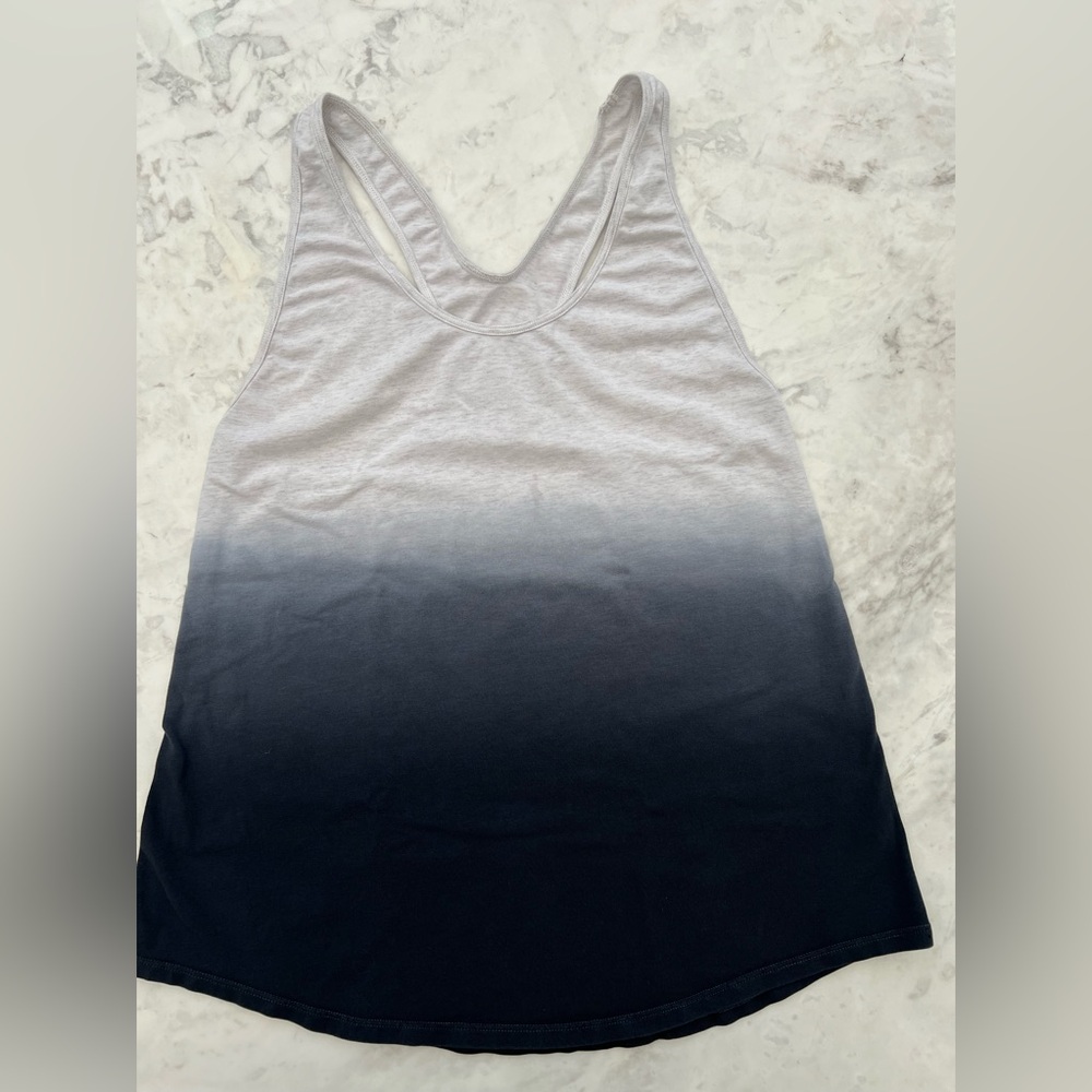 Lululemon Athletica. Tank Top. Size 6.